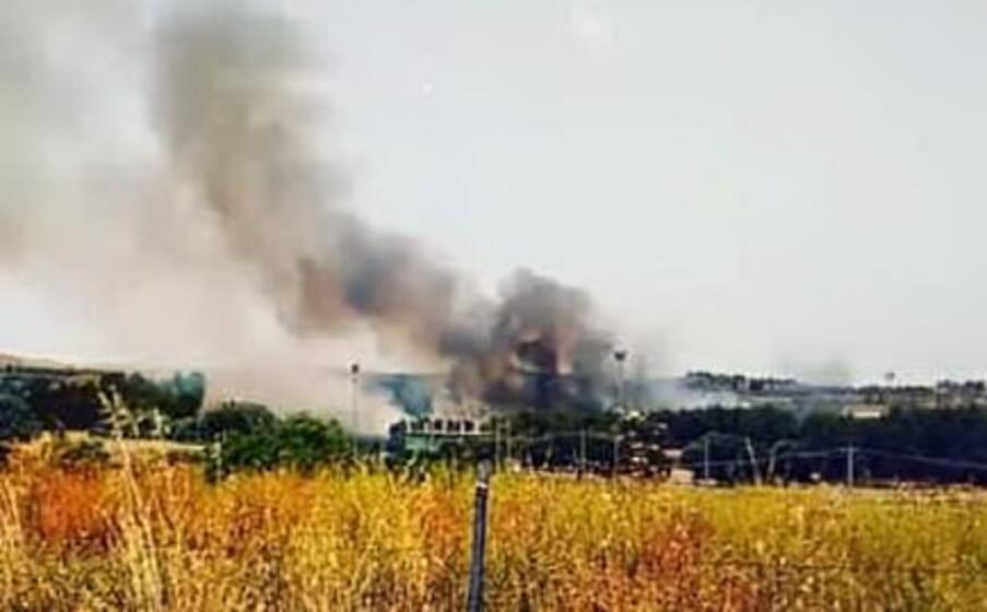 l incendio a pauli arbarei (foto l unione sarda pintori)
