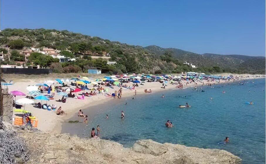 Quartu Scatta Foto A Bimbe In Spiaggia 70enne Beccato