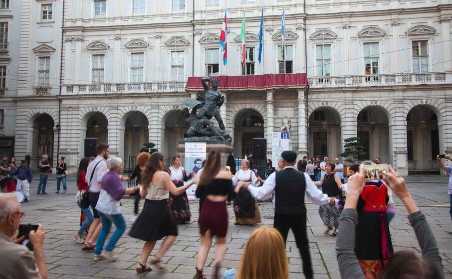 le danze in piazza a torino (tutte le foto sono di federica arra)