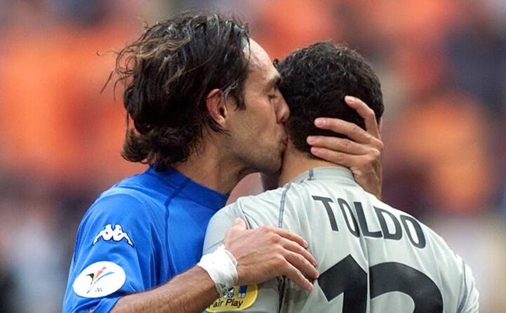 alessandro nesta abbraccia francesco toldo