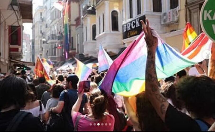 (foto instagram istanbul pride)