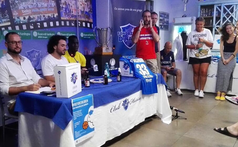 un momento dell asta (foto l unione sarda marras)