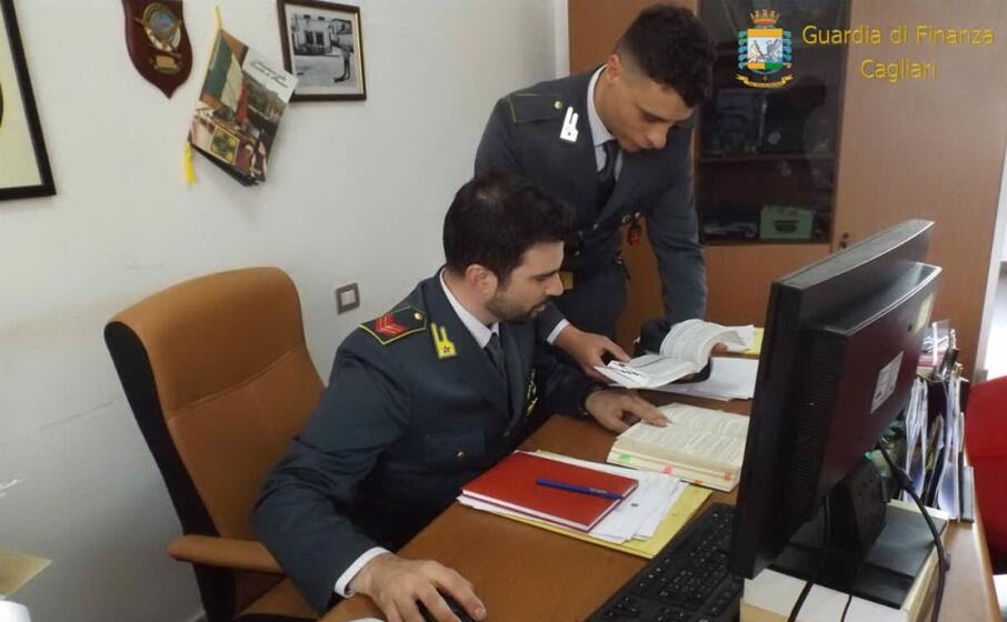 fiamme gialle (foto guardia di finanza di cagliari)