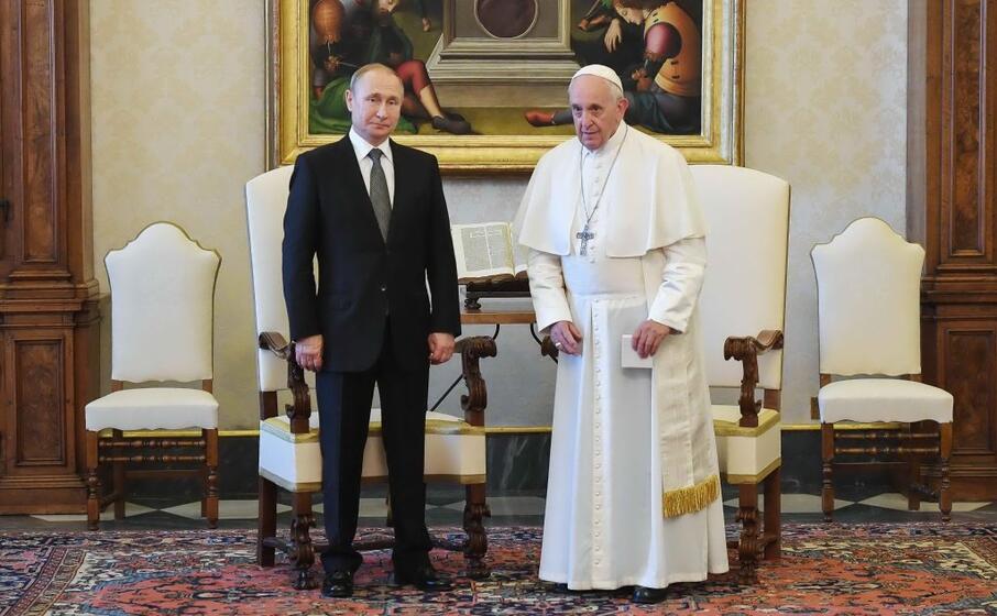 il presidente russo in italia dove ha incontrato il pontefice