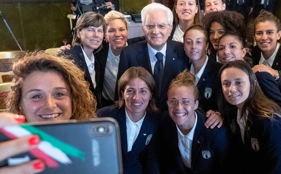 sergio mattarella celebra l italia femminile