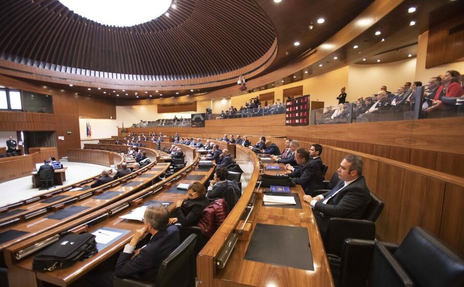 l aula del consiglio regionale (archivio l unione sarda)