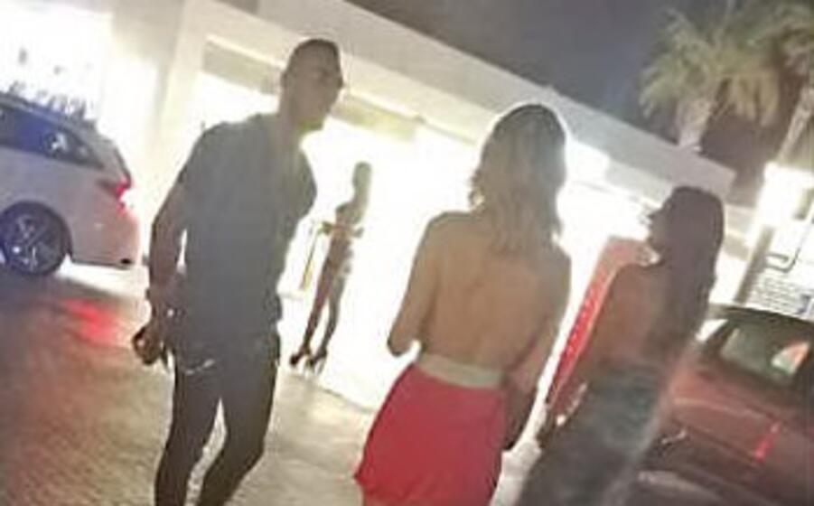 daniele scardina diletta leotta e un amica (foto spy)