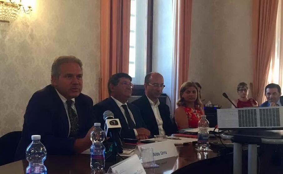 la conferenza (foto l unione sarda piras)