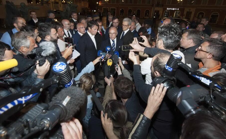 muoiono in totale 84 persone tra cui sei italiani