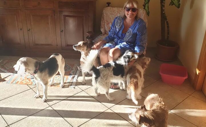 cinzia gentili da sant anna arresi con conchita lunetta minnie lilli e lello