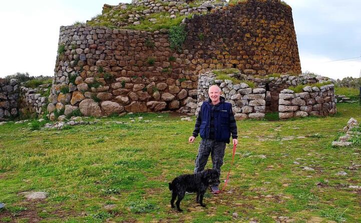 con yago al nuraghe losa di pierluigi montalbano