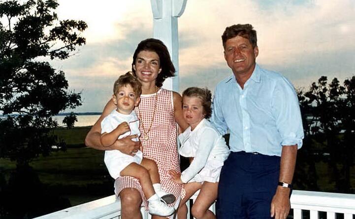 era il figlio dell ex presidente usa assassinato john fitzgerald kennedy