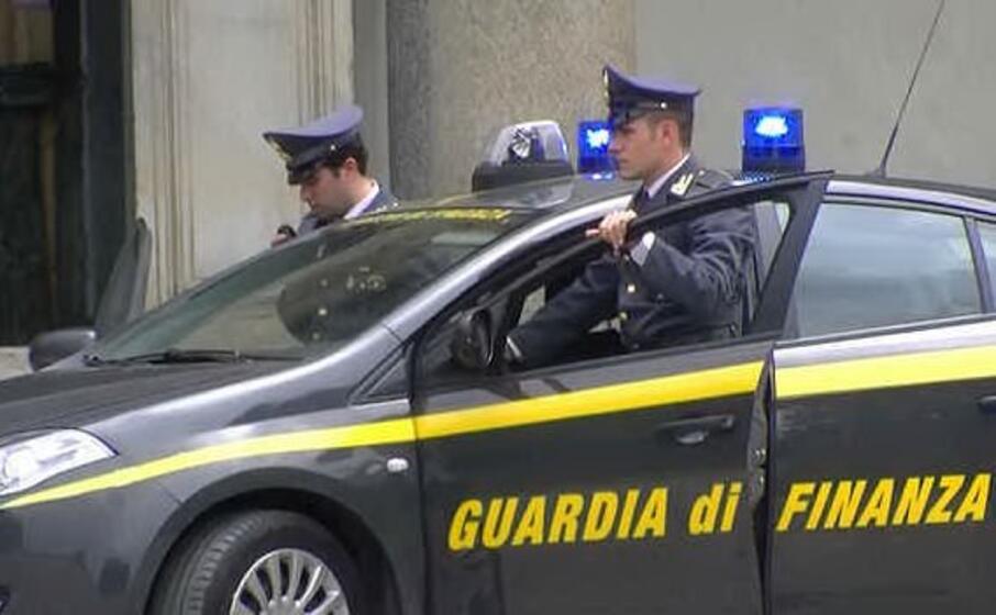 finanzieri (archivio l unione sarda)