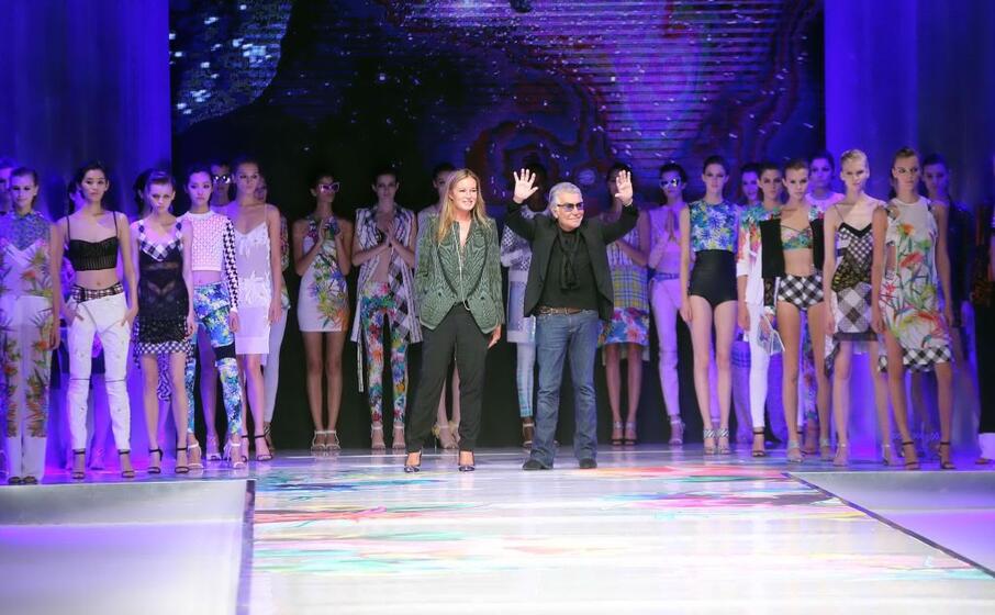 una sfilata di roberto cavalli (ansa)