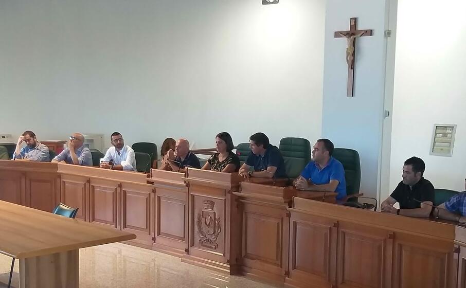 gli amministratori del sulcis riuniti oggi a domusnovas (foto l unione sarda farris)