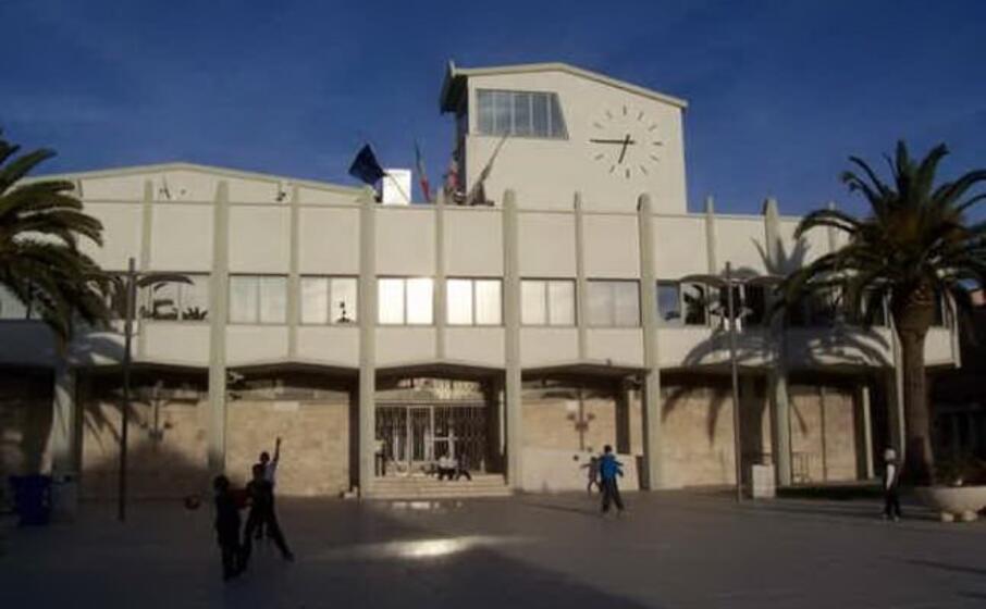 il palazzo comunale (foto l unione sarda pala)