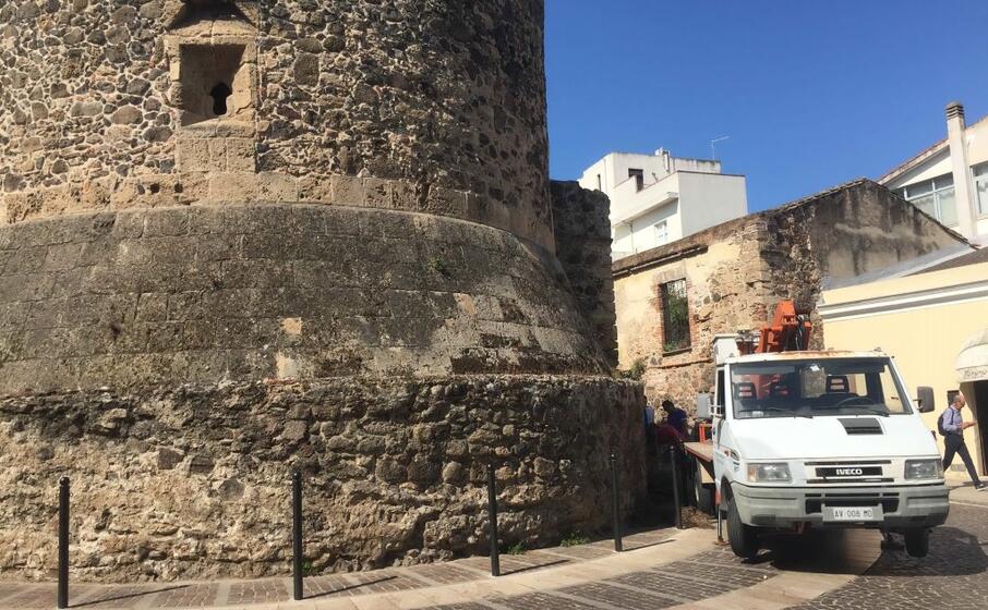 l intervento del comune a portixedda (foto l unione sarda sanna)