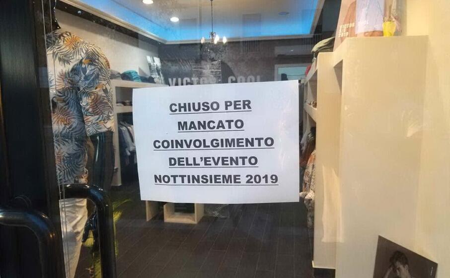 uno dei cartelli polemici affissi a carbonia (l unione sarda scano)