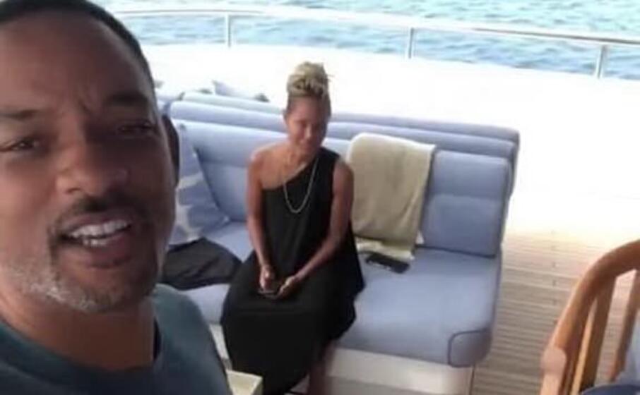 will smith e la moglie jada sullo yacht in sardegna (frame instagram)