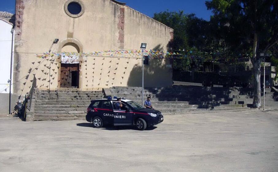 controlli dei carabinieri a nurri (foto l unione sarda pintori)