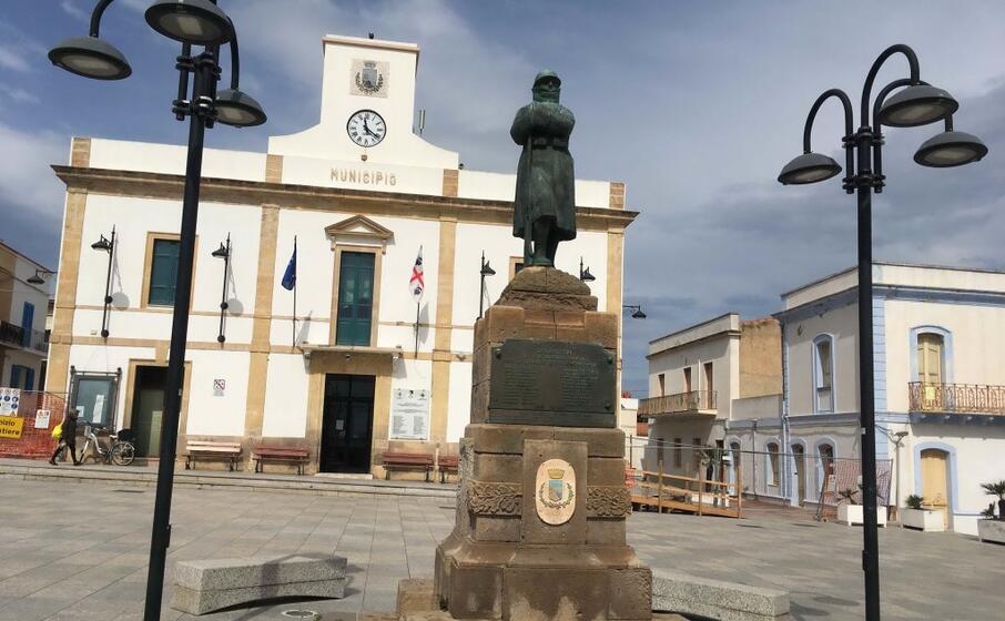 il municipio di calasetta (foto l unione sarda scano)