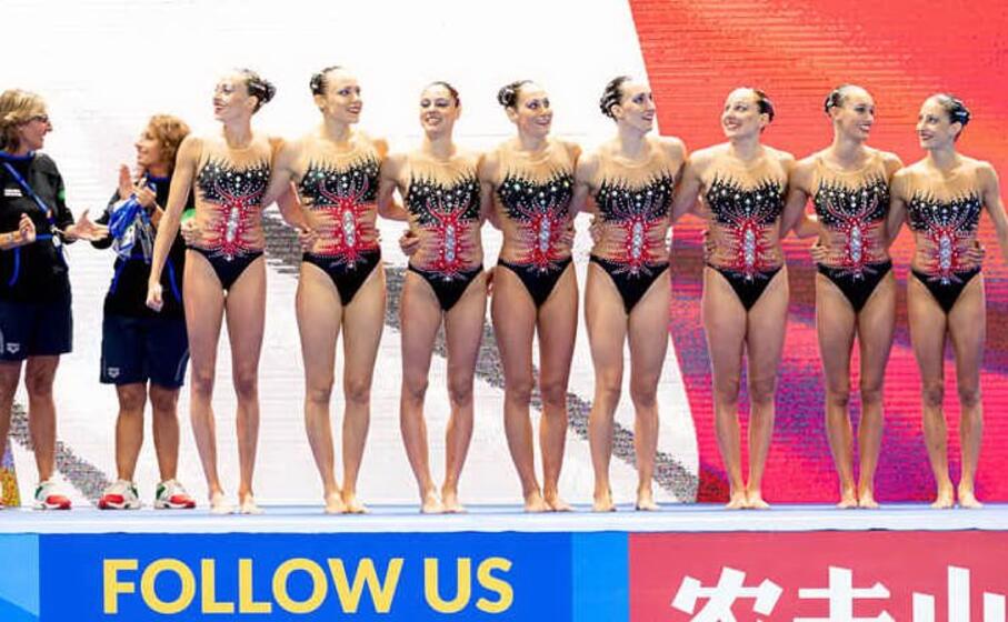 la squadra italiana dopo la finale nell esercizio libero (foto fin)