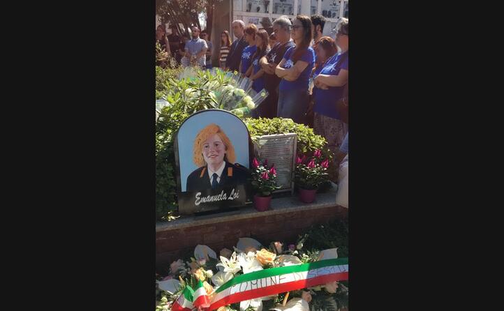 la tomba di emanuela loi