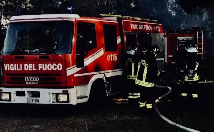 una squadra del 115 (foto l unione sarda sanna)