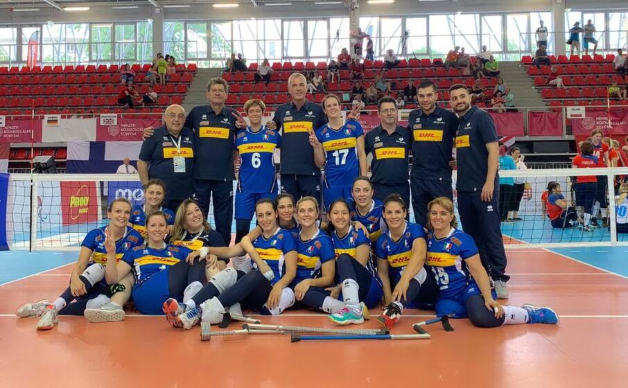 le azzurre del sitting volley dopo l argento europeo (foto fipav)