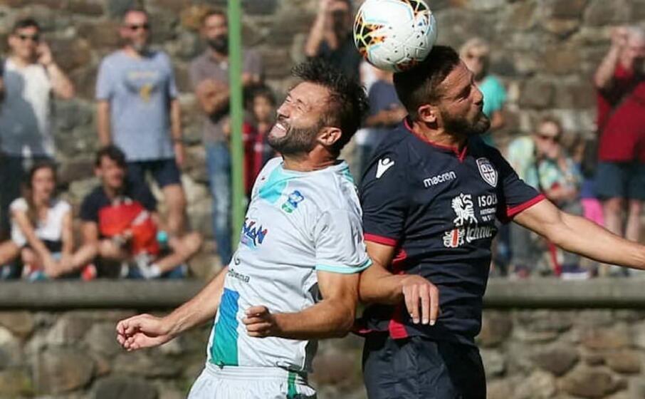 un duello durante il match (foto feralpisal instagram)