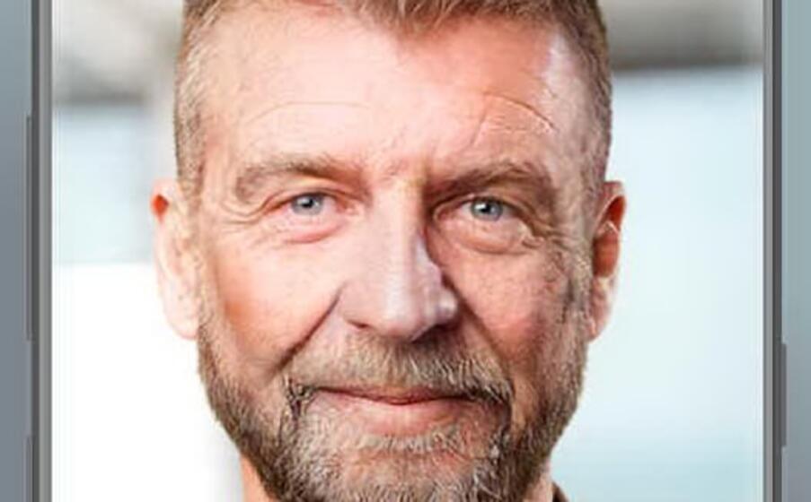 un volto invecchiato dalla versione originale di faceapp (dallo store)