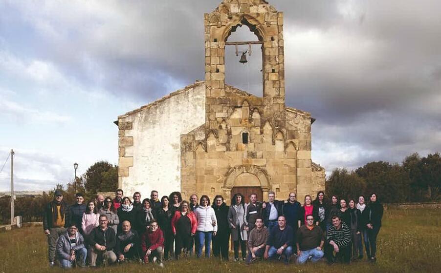 il comitato davanti alla chiesa di santa mariedda (foto severino sirigu)