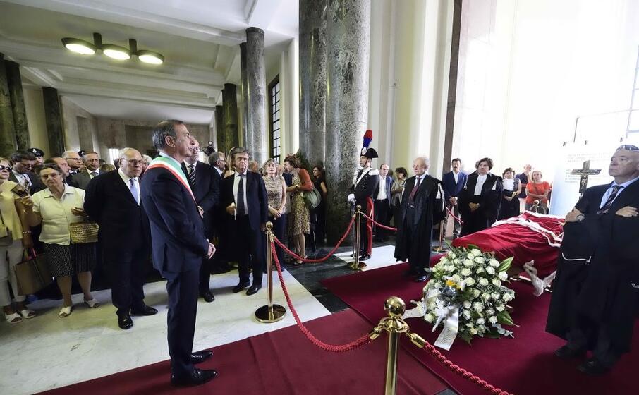 il sindaco di milano giuseppe sala
