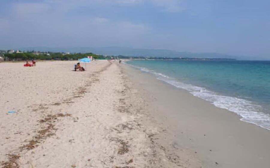 la spiaggia del poetto a quartu (archivio l unione sarda)