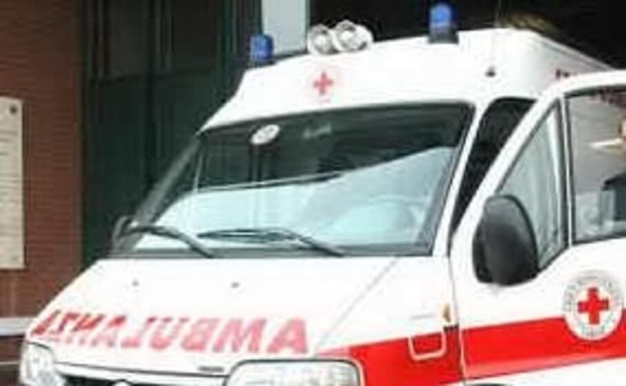 un ambulanza (archivio l unione sarda)