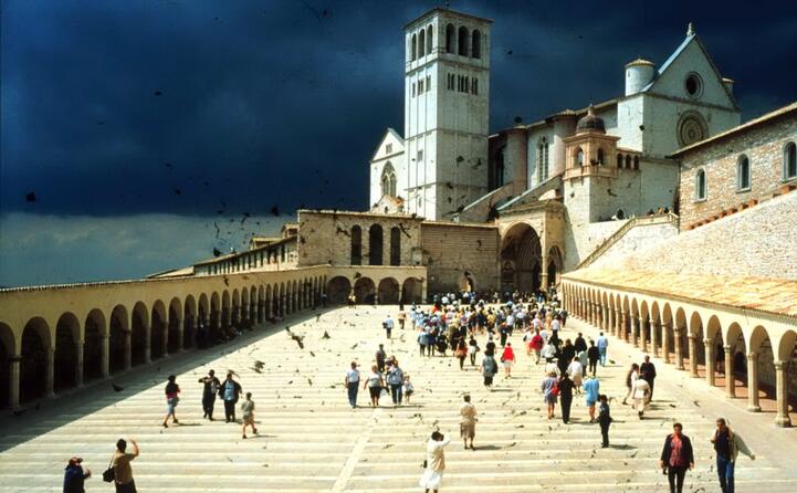 in tanti raggiungono oggi il santuario di assisi