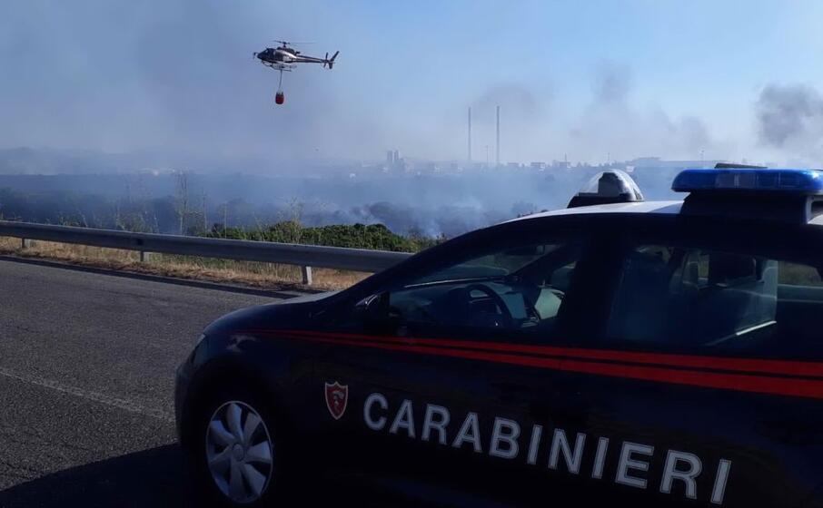l incendio a ottana (foto carabinieri)