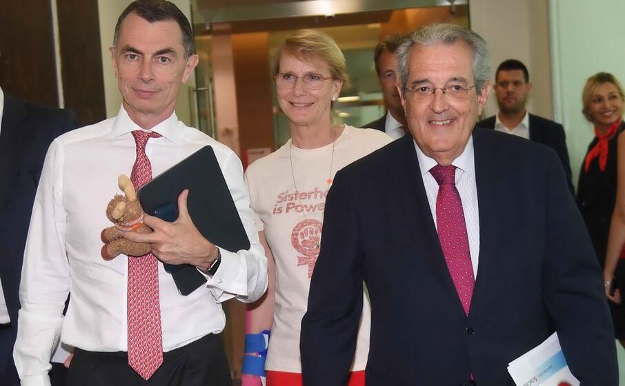 un immagine scattata nella giornata di ieri con l ad di unicredit mustier