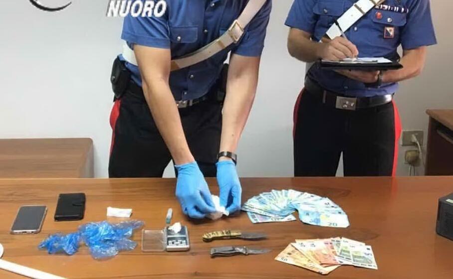 (foto carabinieri)