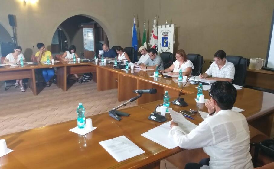 la seduta del consiglio (foto l unione sarda farris)