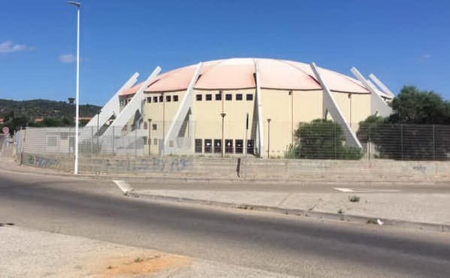 il palasport di carbonia (foto l unione sarda scano)