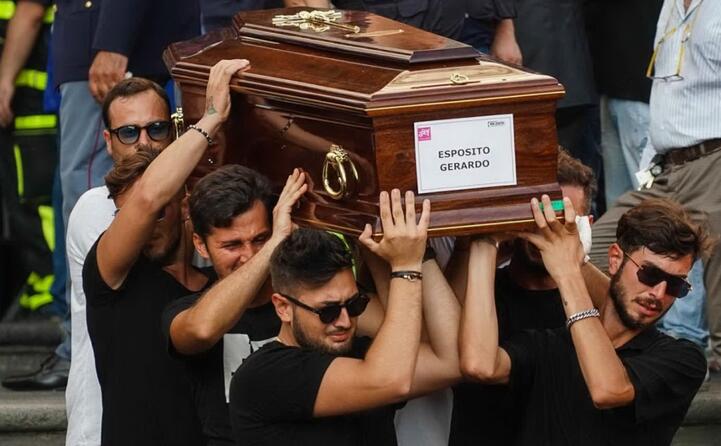 un immagine dei funerali (ansa)
