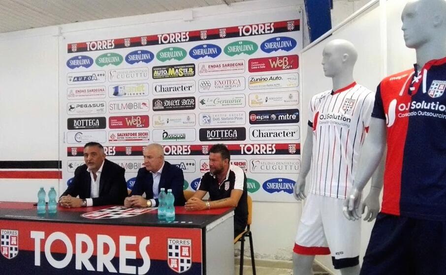 un momento della presentazione della torres (l unione sarda foto marras)