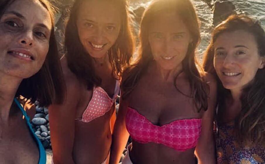 la foto postata dalla boschi (seconda da destra)