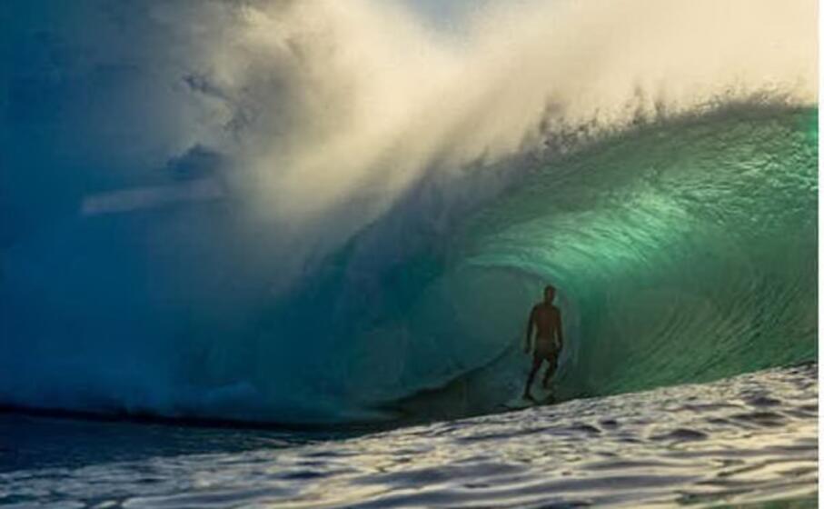 il campione di surf francisco porcella (foto instagram)