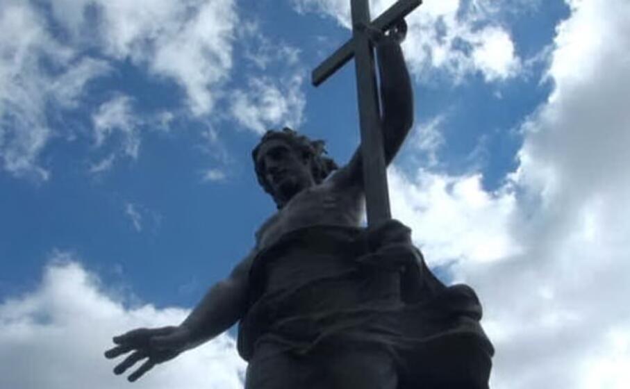 la statua del redentore a nuoro (archivio l unione sarda)