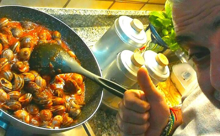 lumache al sugo sizzigorrus con bagnia l autore antonio simbula da quartu sant elena