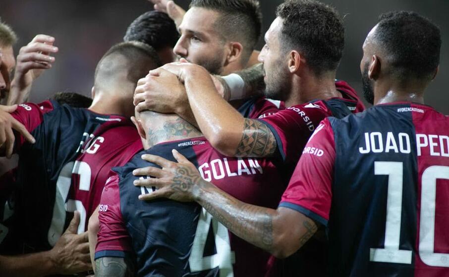 l esultanza del cagliari in coppa italia contro il chievo (foto twitter)