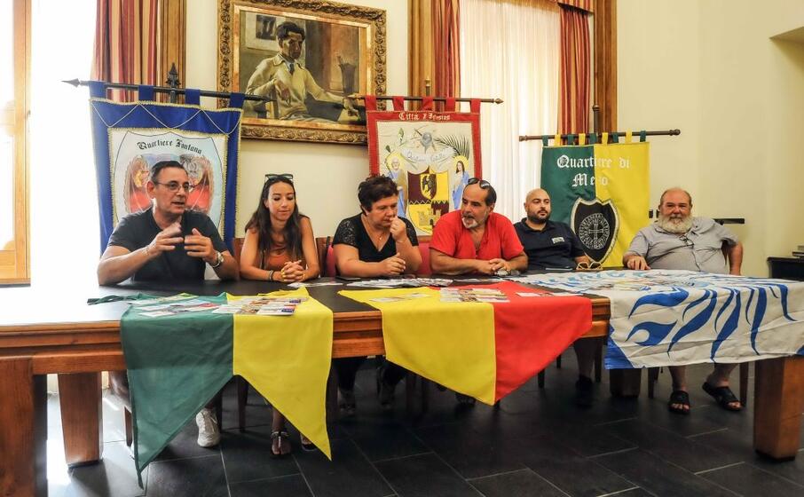 (foto l unione sarda cucca)