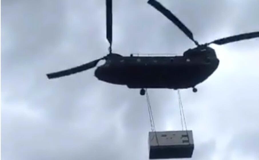 l elicottero in volo